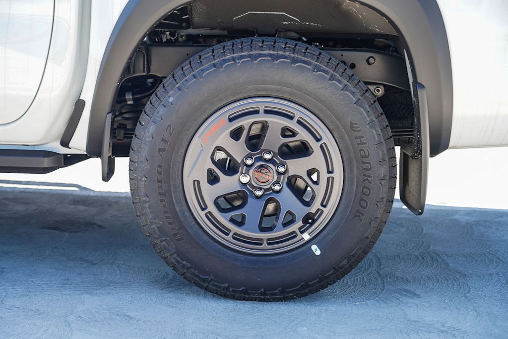 Thumbnail: 2025 Nissan Frontier - 21