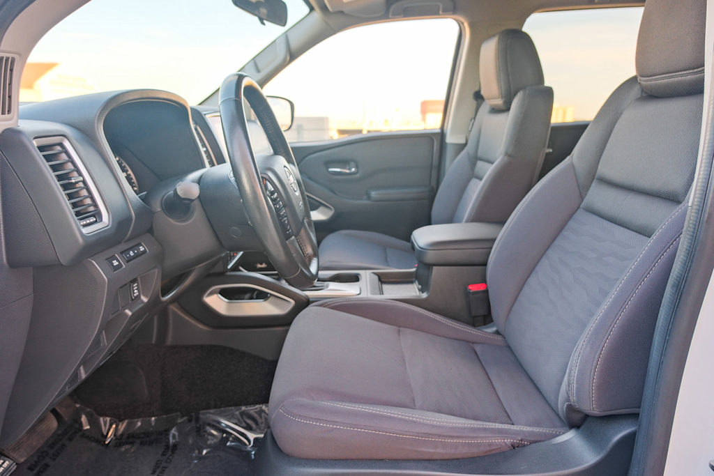 Thumbnail: 2023 Nissan Frontier - 10