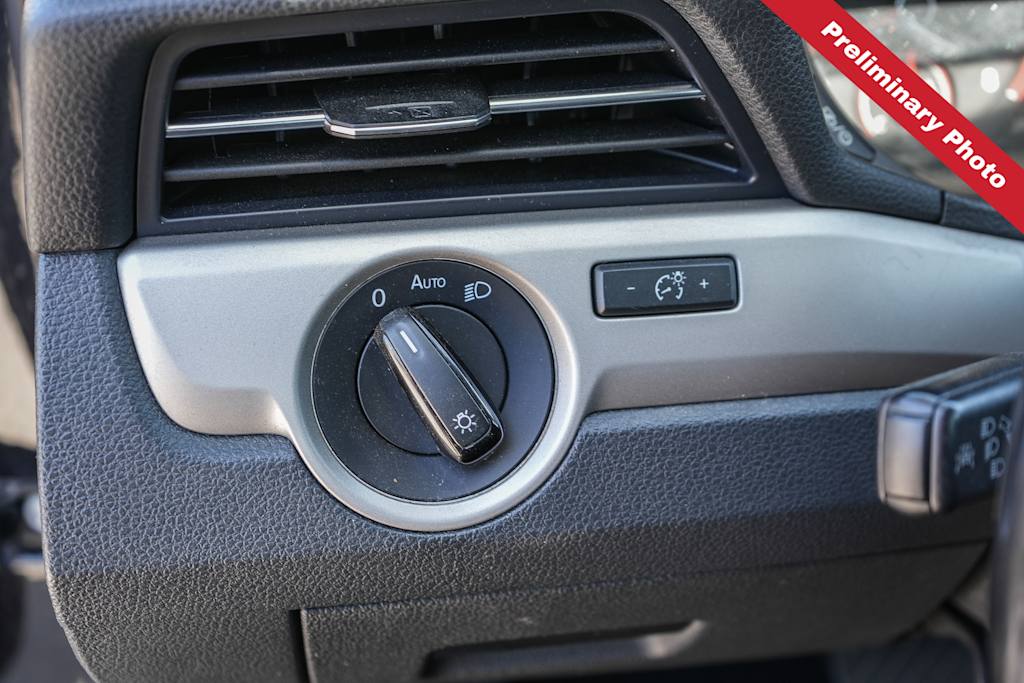 Thumbnail: 2020 Volkswagen Passat - 17