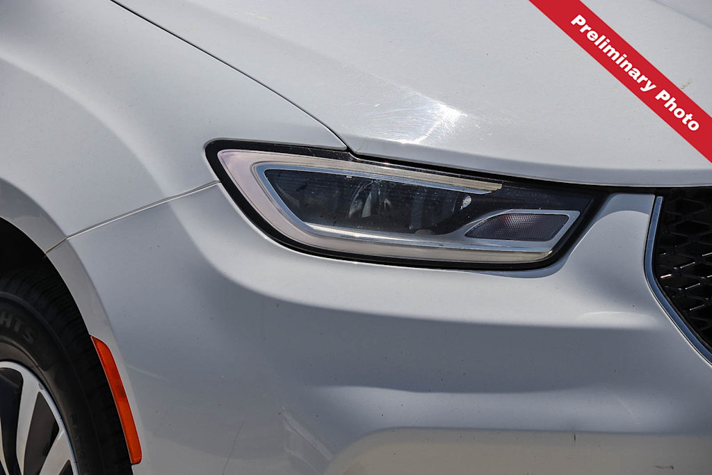 Thumbnail: 2021 Chrysler Pacifica - 14