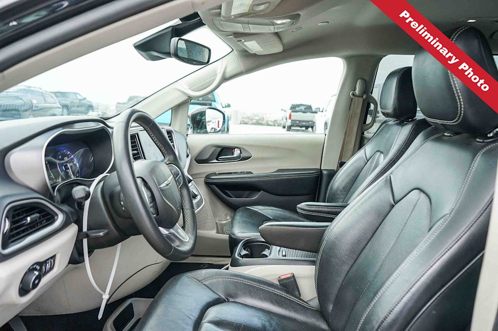 Thumbnail: 2022 Chrysler Pacifica - 7