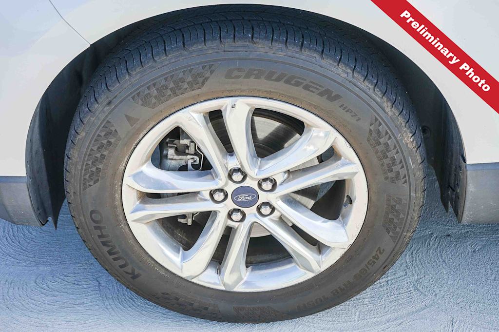 Thumbnail: 2016 Ford Edge - 16