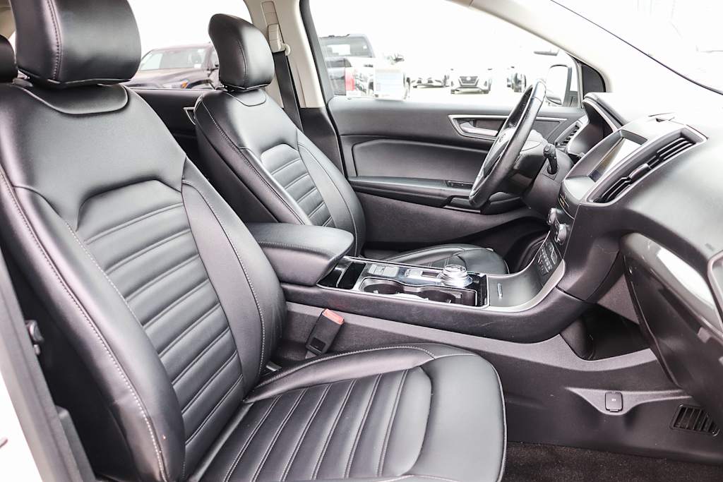 Thumbnail: 2019 Ford Edge - 9