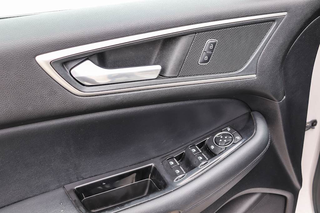 Thumbnail: 2019 Ford Edge - 25