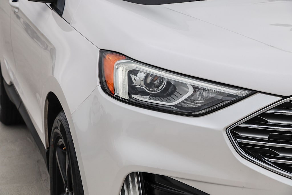 Thumbnail: 2019 Ford Edge - 16