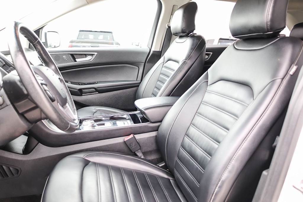 Thumbnail: 2019 Ford Edge - 10