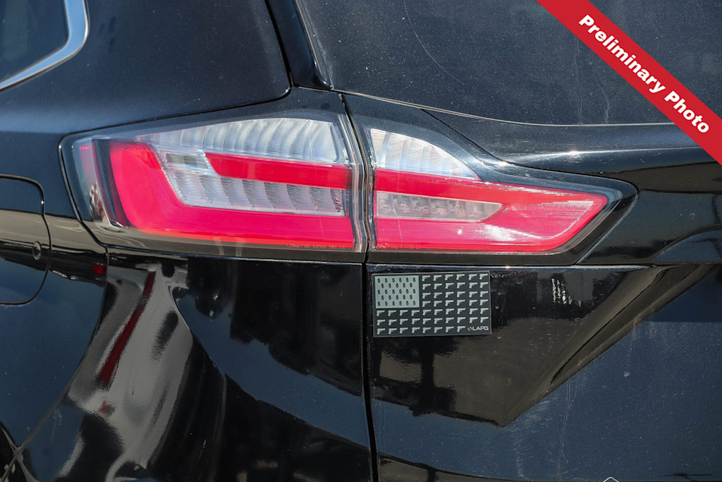 Thumbnail: 2021 Ford Edge - 17