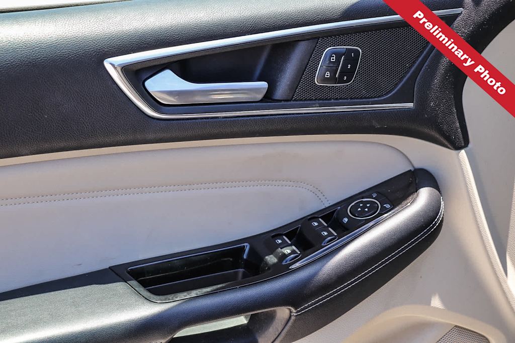 Thumbnail: 2016 Ford Edge - 20