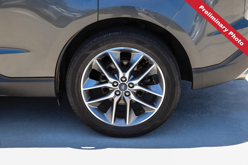 Thumbnail: 2016 Ford Edge - 18