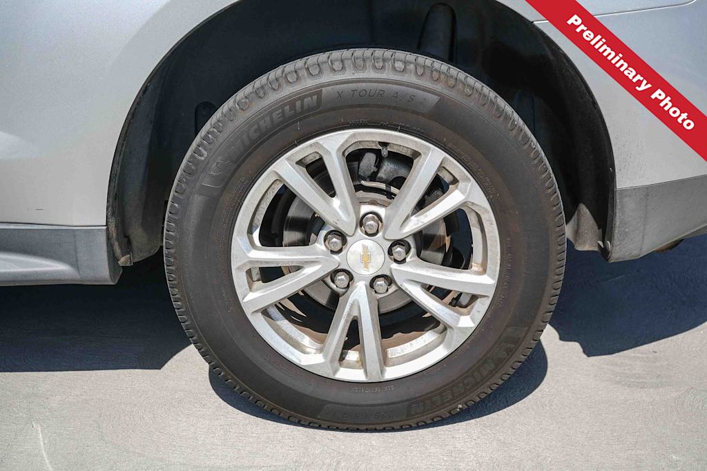 Thumbnail: 2017 Chevrolet Equinox - 6