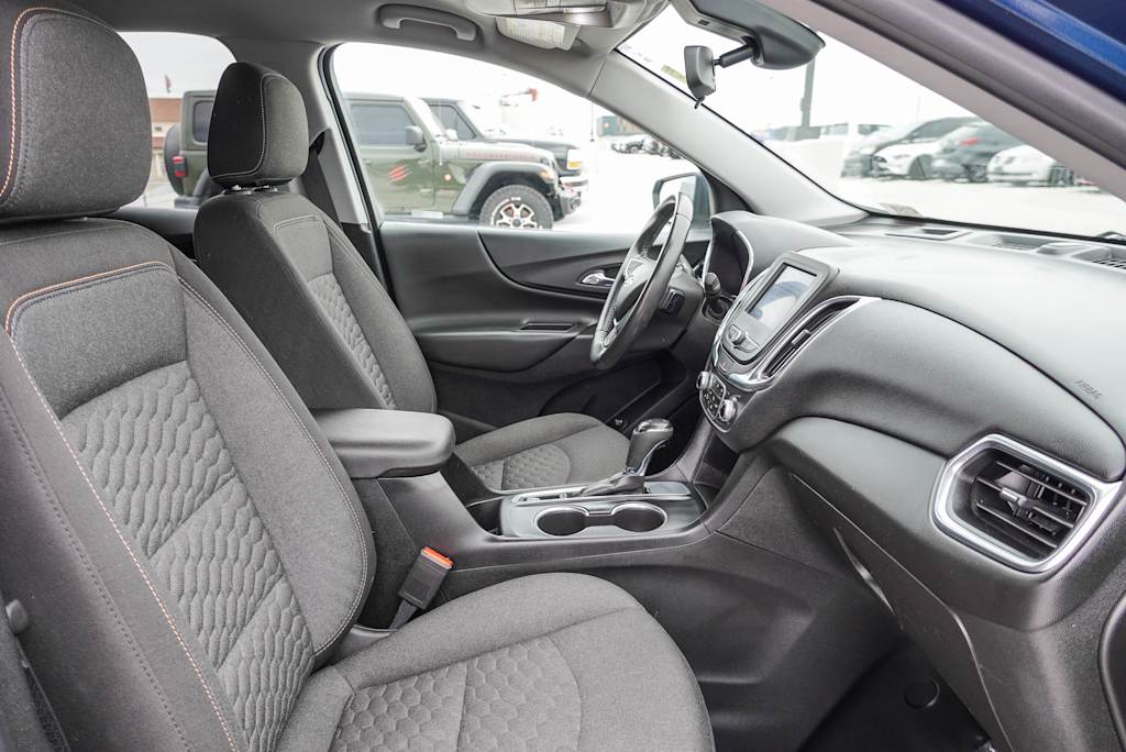 Image 10 of 2020 Chevrolet Equinox