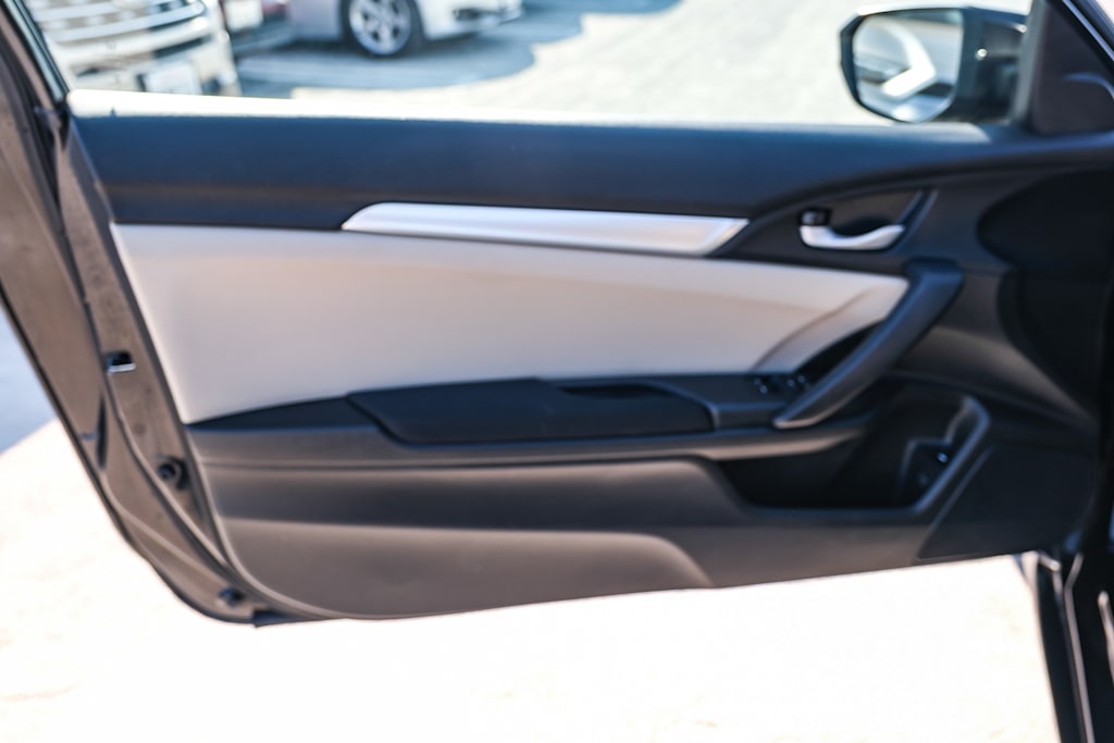 Thumbnail: 2018 Honda Civic - 23