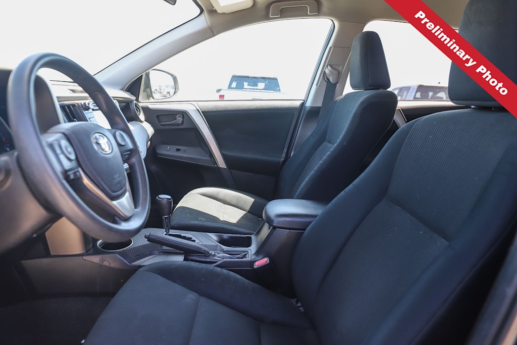 Thumbnail: 2015 Toyota RAV4 - 8