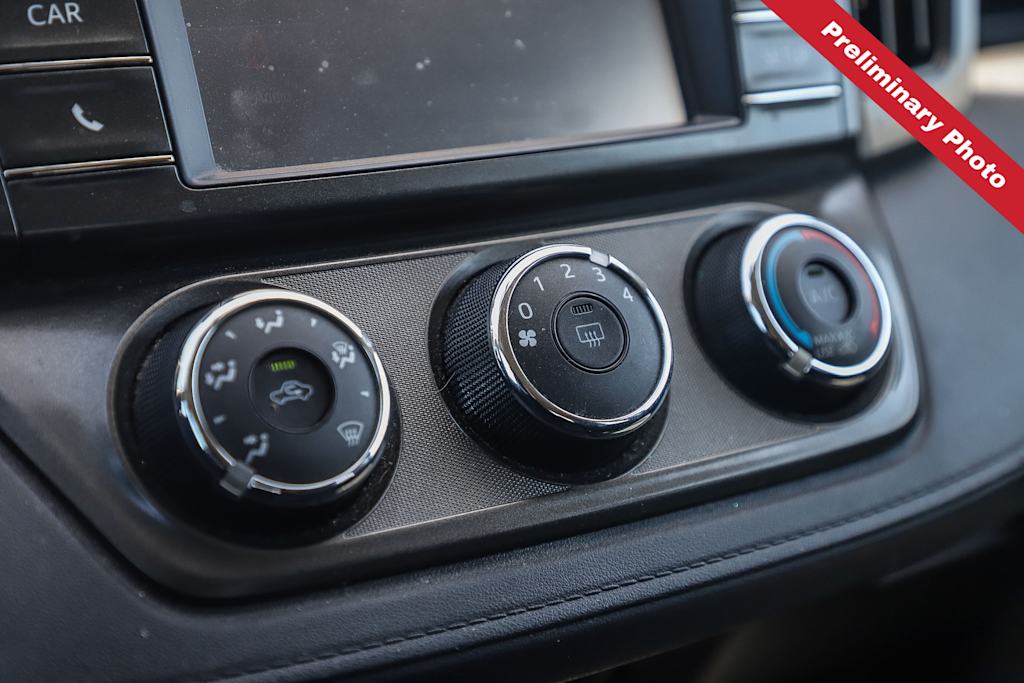 Thumbnail: 2015 Toyota RAV4 - 21