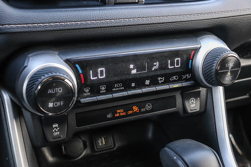 Thumbnail: 2025 Toyota RAV4 - 27