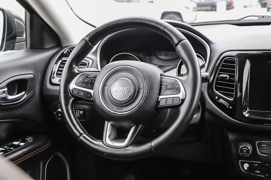 Thumbnail: 2020 Jeep Compass - 9