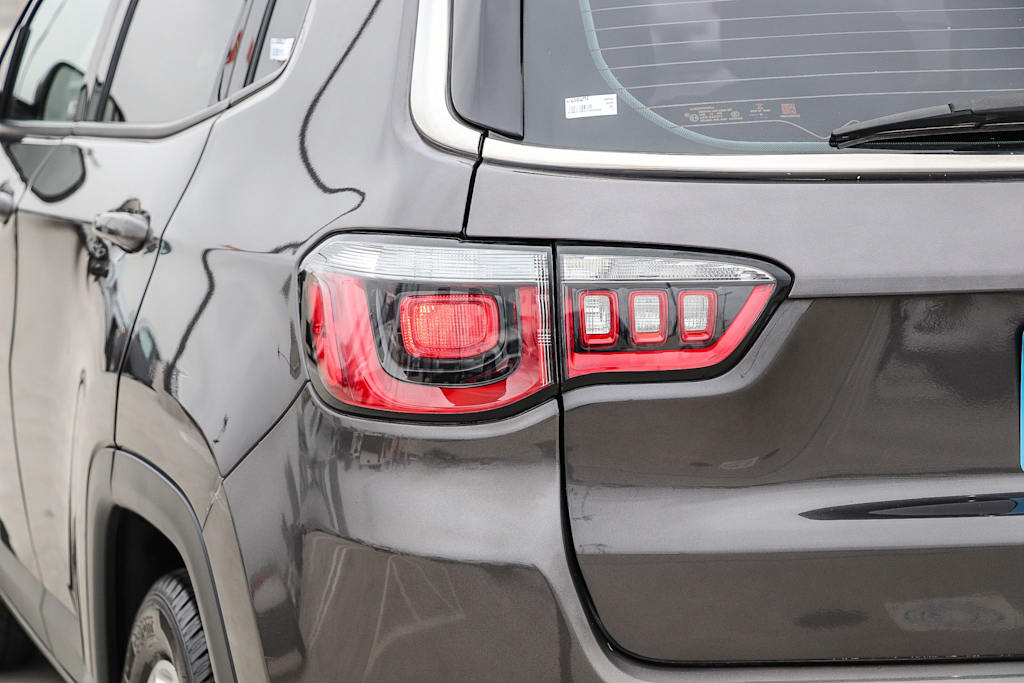 Thumbnail: 2020 Jeep Compass - 20