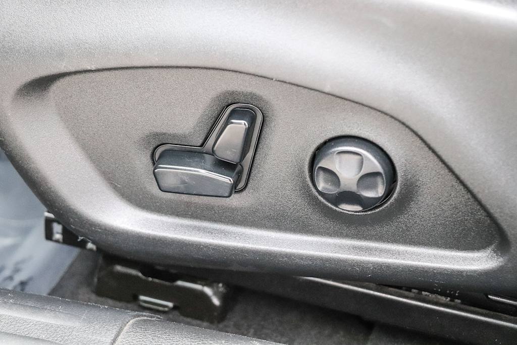 Thumbnail: 2020 Jeep Compass - 22