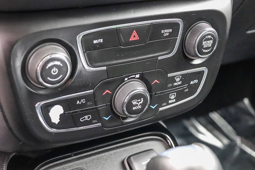 Thumbnail: 2020 Jeep Compass - 24