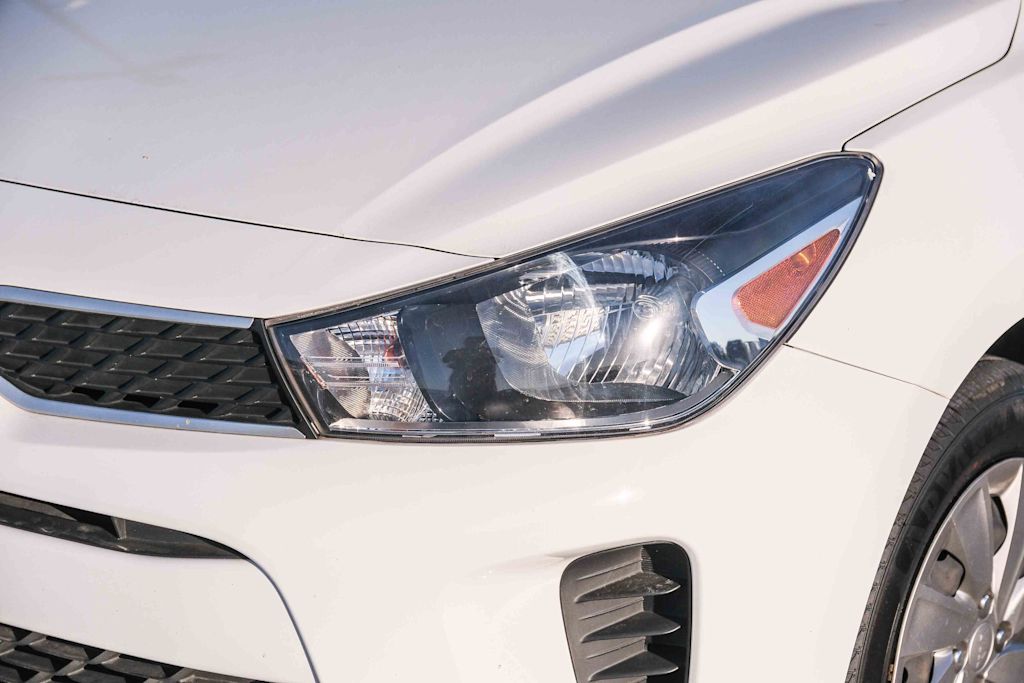 Thumbnail: 2019 Kia Rio - 16