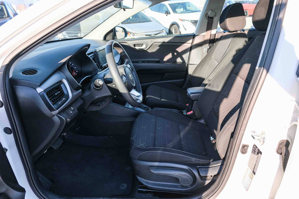 Thumbnail: 2019 Kia Rio - 9