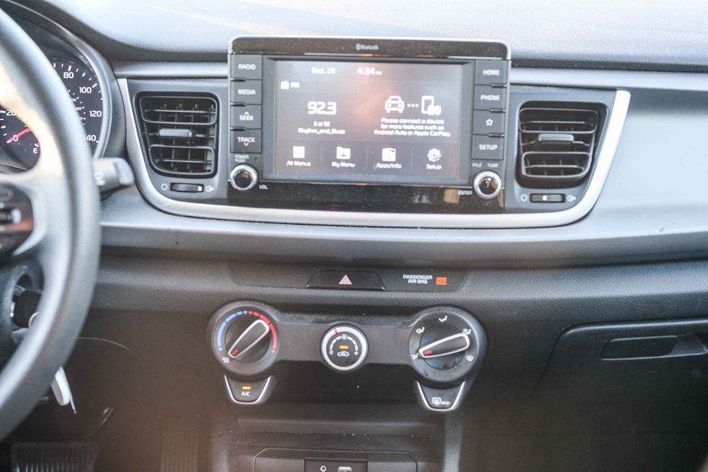 Thumbnail: 2019 Kia Rio - 11