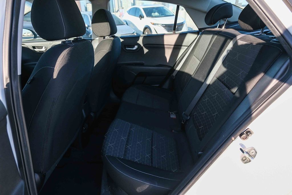 Thumbnail: 2019 Kia Rio - 10