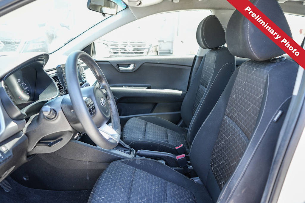 Thumbnail: 2020 Kia Rio - 8