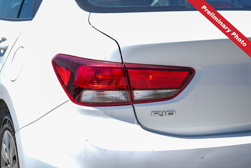 Thumbnail: 2020 Kia Rio - 17