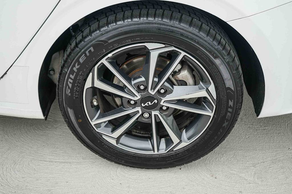 Thumbnail: 2024 Kia Forte - 7