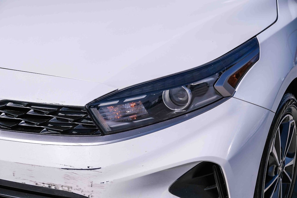 Thumbnail: 2022 Kia Forte - 21