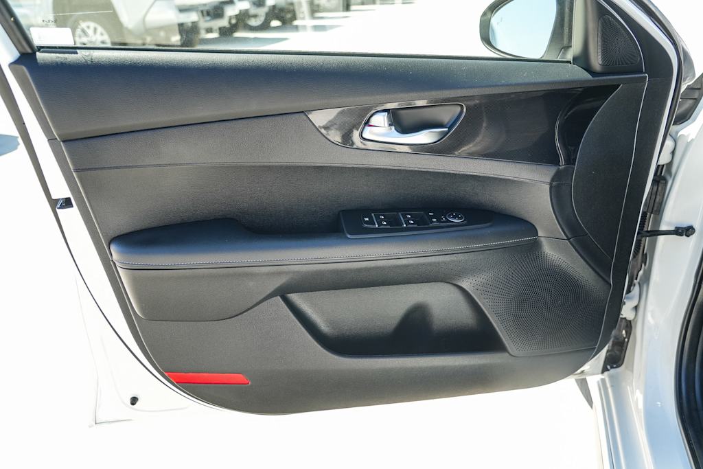 Thumbnail: 2024 Kia Forte - 22