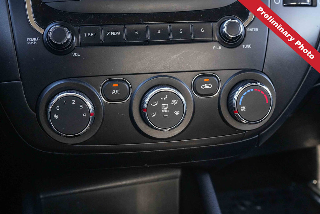 Thumbnail: 2017 Kia Forte - 21