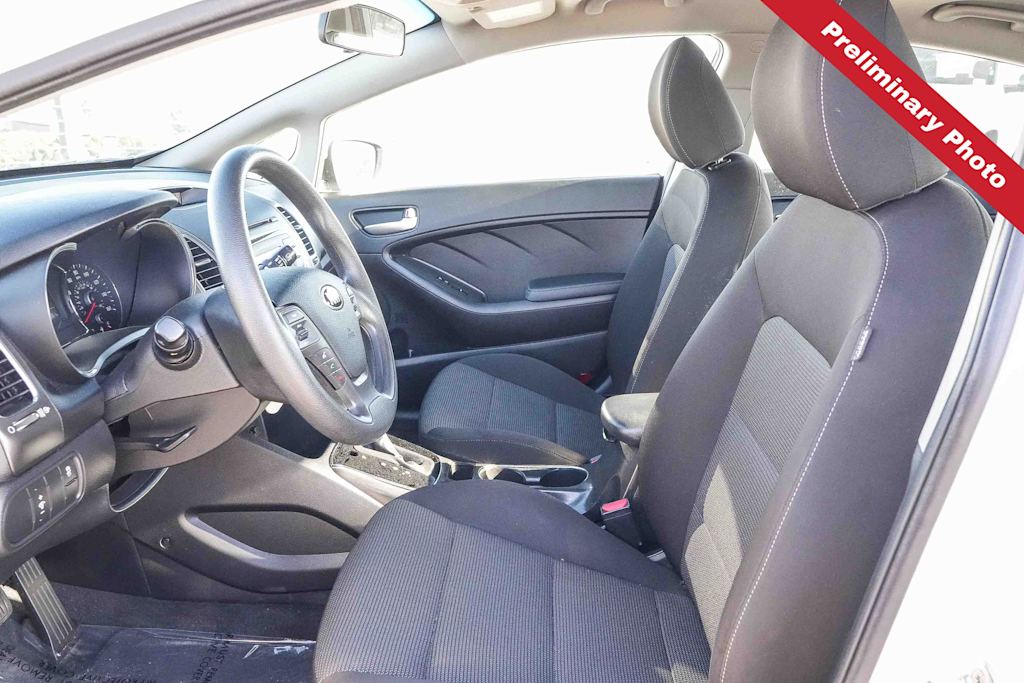 Thumbnail: 2017 Kia Forte - 8
