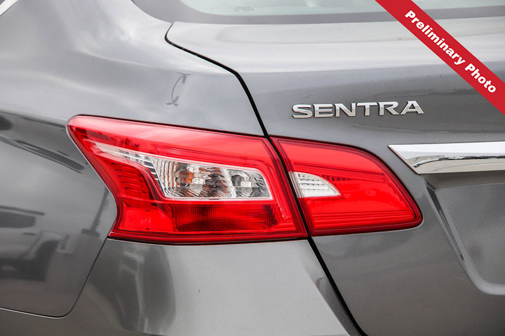 Thumbnail: 2016 Nissan Sentra - 17