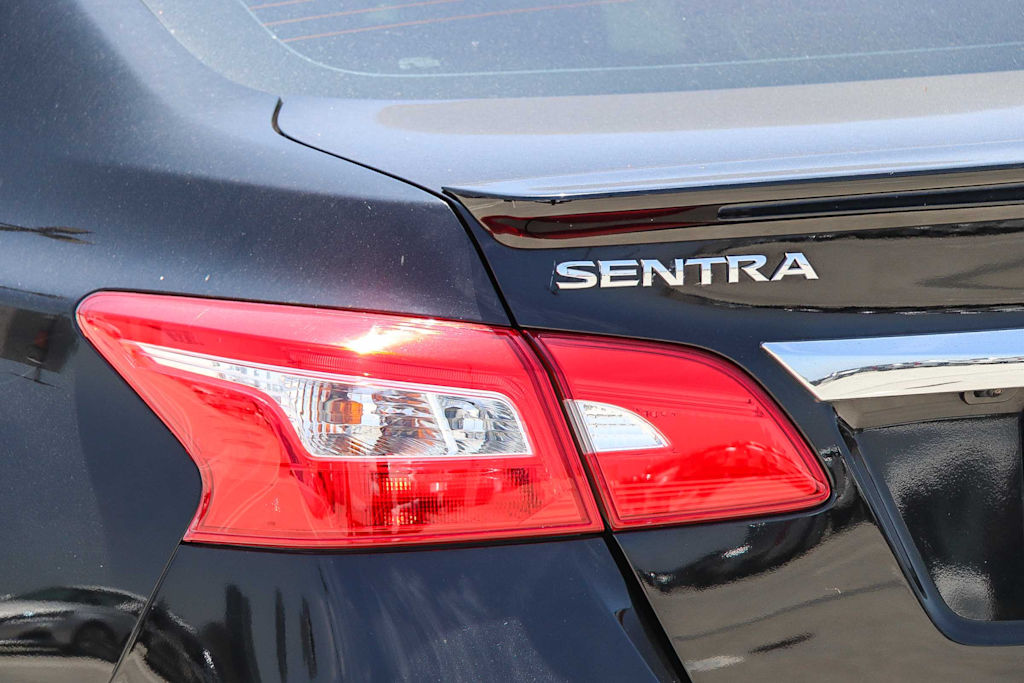 Thumbnail: 2018 Nissan Sentra - 17