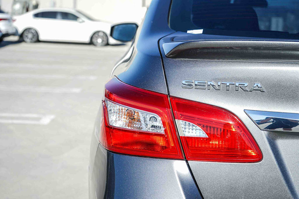 Thumbnail: 2018 Nissan Sentra - 22