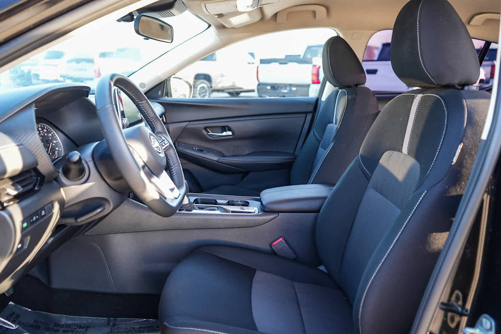 Thumbnail: 2025 Nissan Sentra - 10