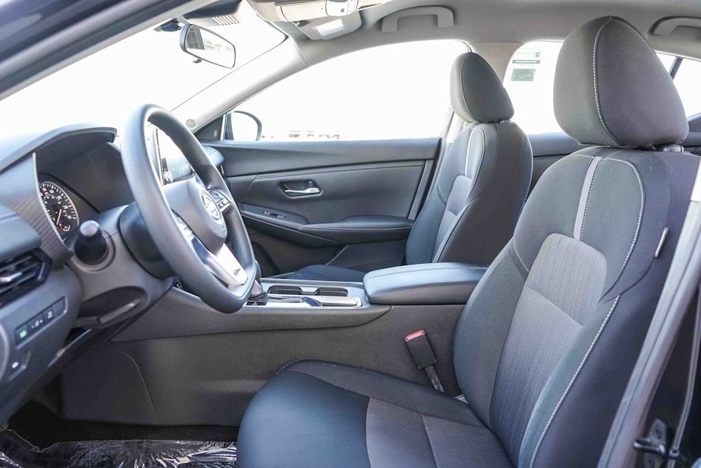 Thumbnail: 2025 Nissan Sentra - 10