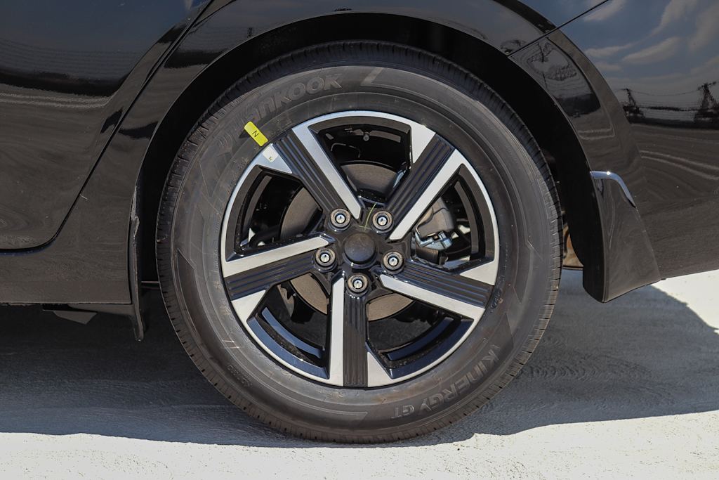 Thumbnail: 2025 Nissan Sentra - 6