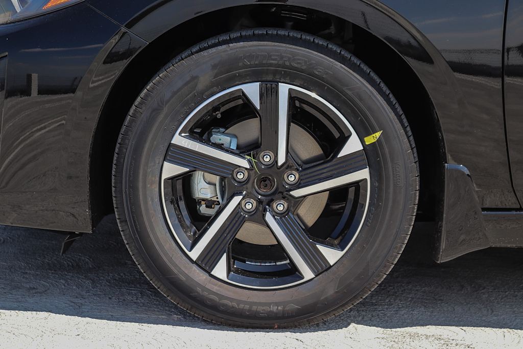 Thumbnail: 2025 Nissan Sentra - 18