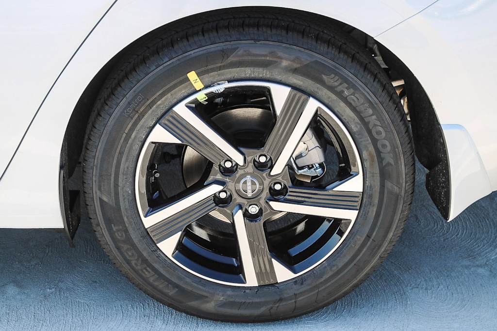 Thumbnail: 2025 Nissan Sentra - 6