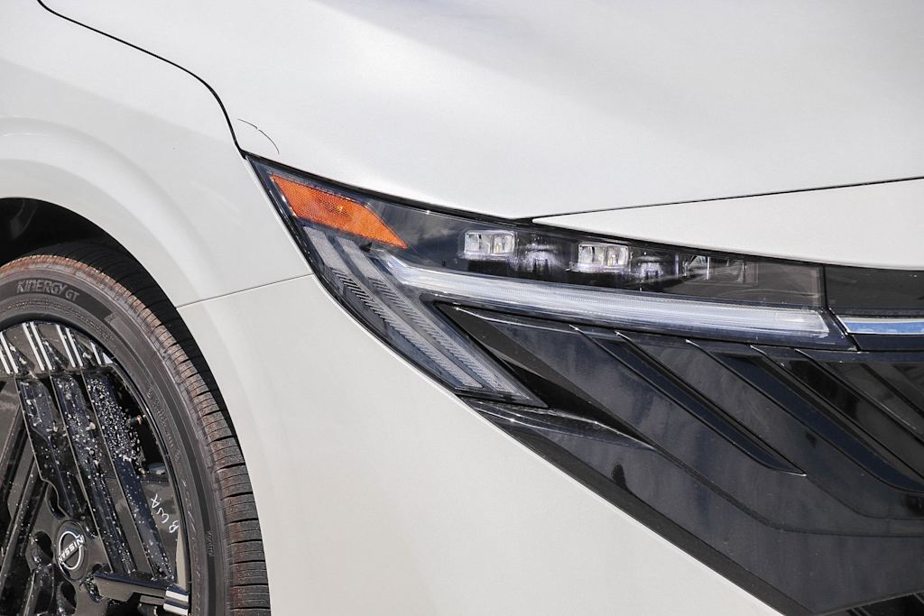 Thumbnail: 2027 Nissan Sentra - 6