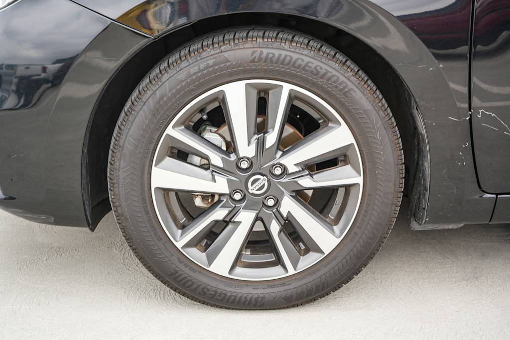 Thumbnail: 2021 Nissan Versa - 18