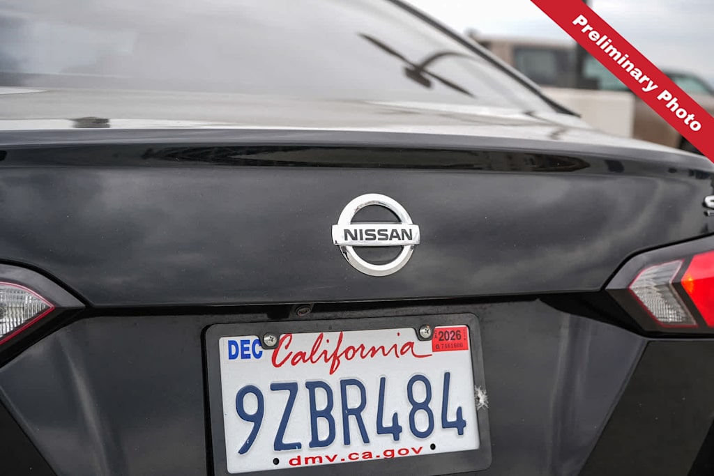 Thumbnail: 2021 Nissan Versa - 6