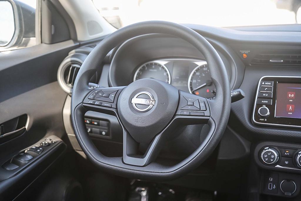 Thumbnail: 2025 Nissan Kicks - 12