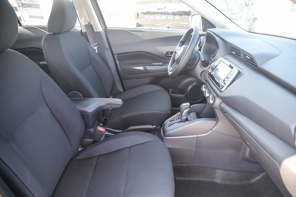 Thumbnail: 2025 Nissan Kicks - 9