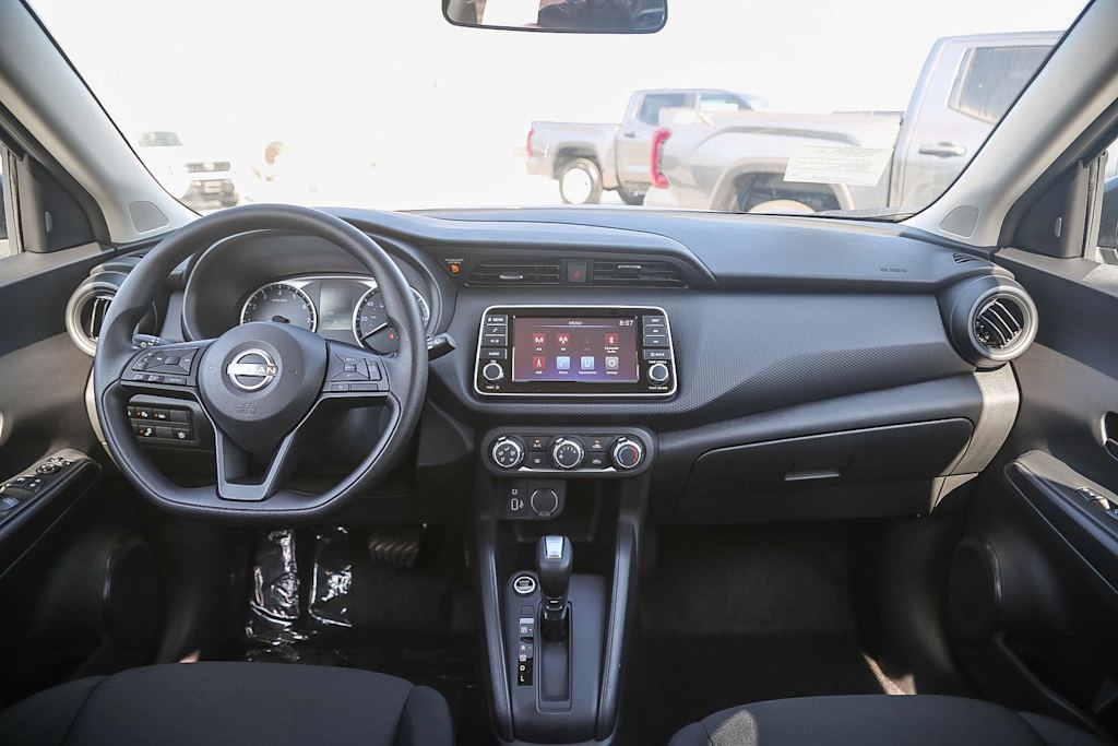 Thumbnail: 2025 Nissan Kicks - 2