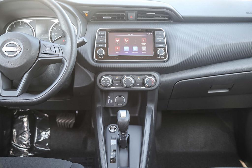 Thumbnail: 2025 Nissan Kicks - 8