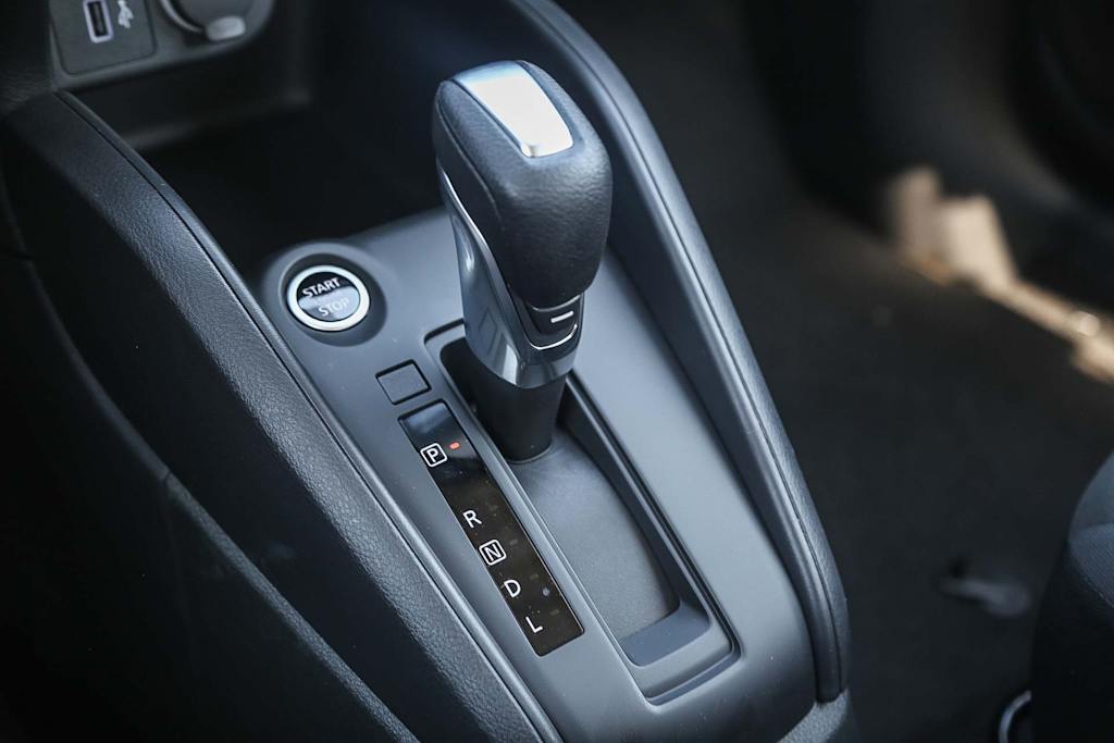 Thumbnail: 2025 Nissan Kicks - 25